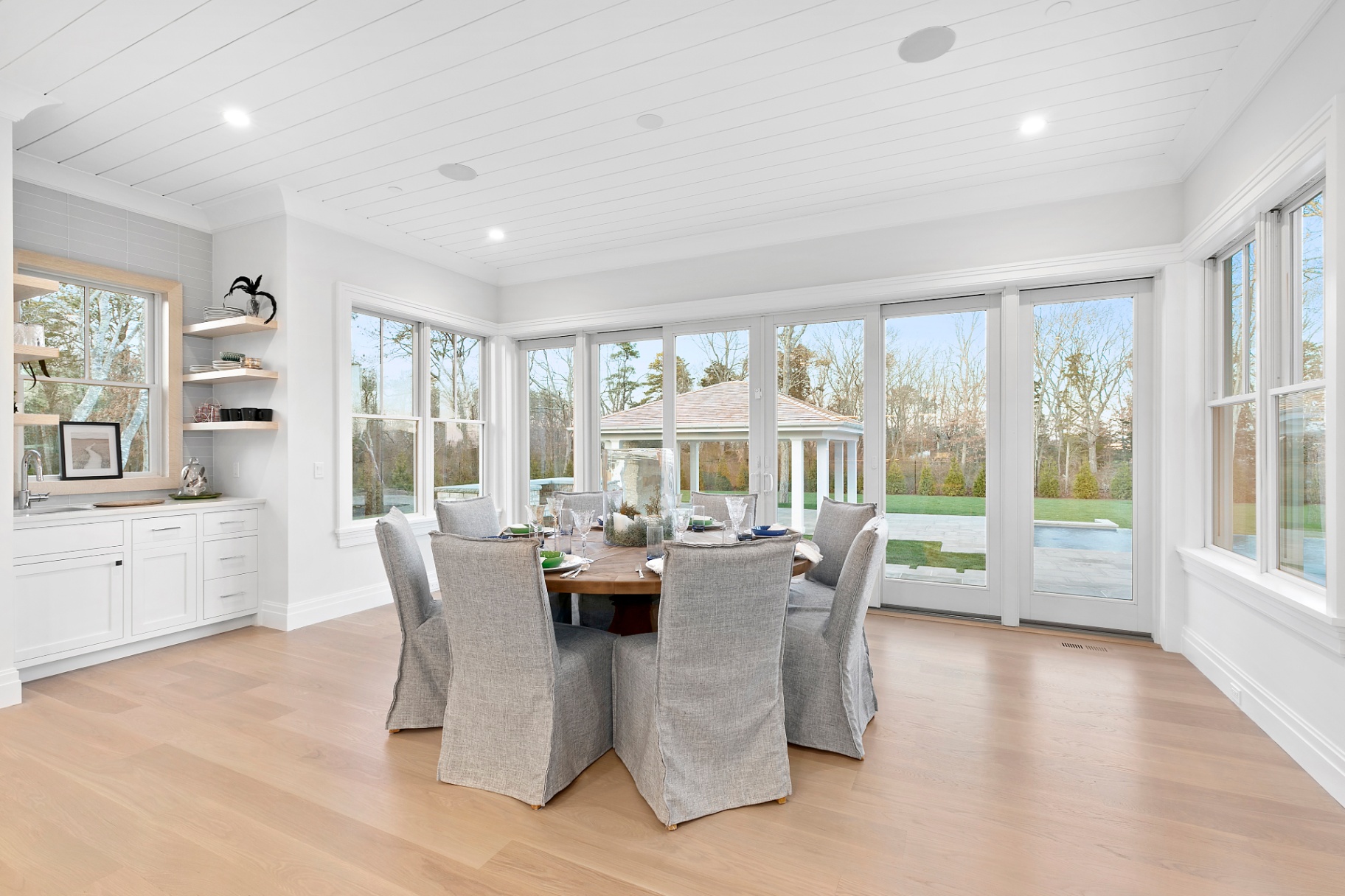 30 Second Neck Lane — Breakfast Room