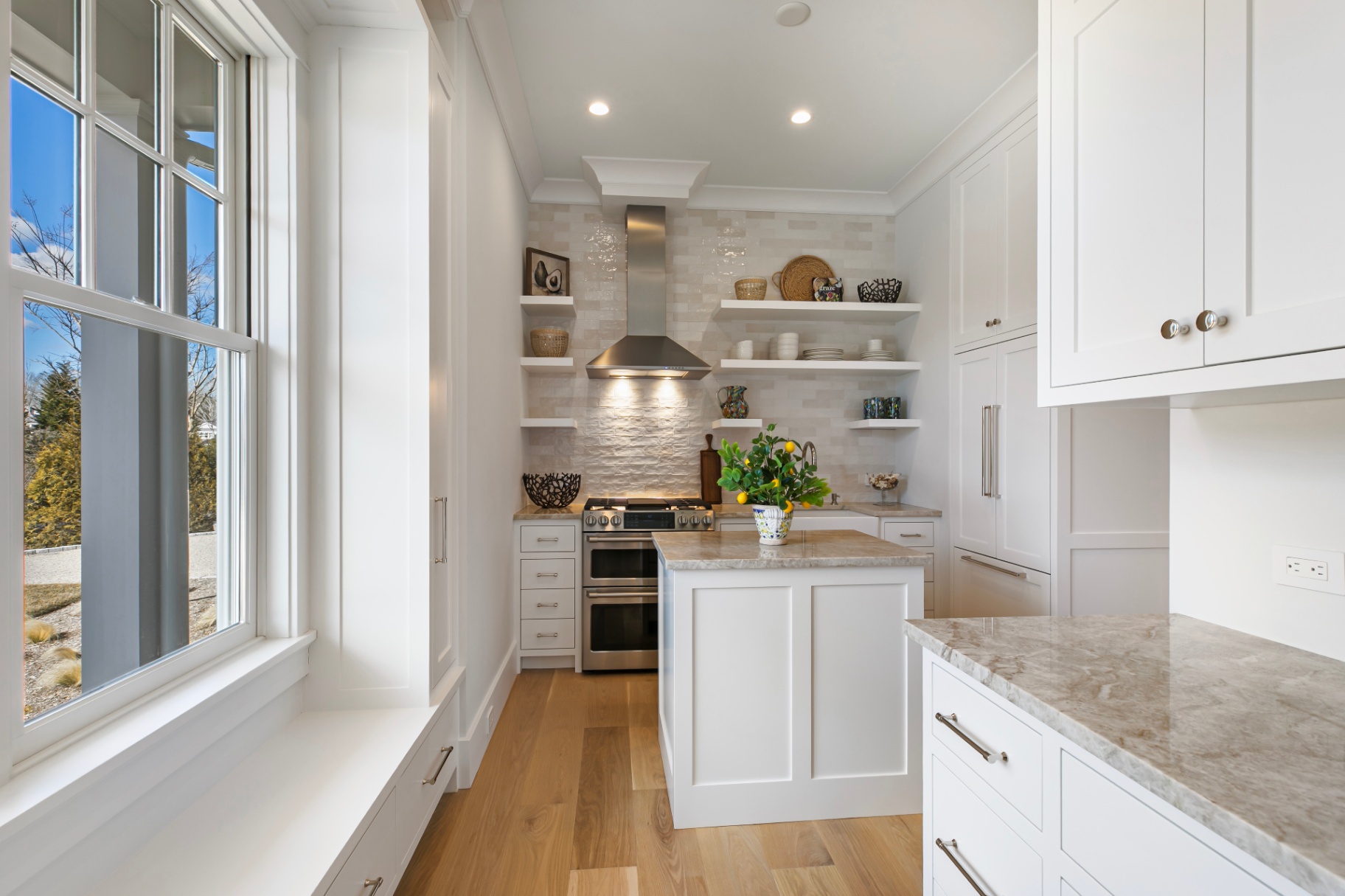 36 Second Neck Lane — Butler's Pantry