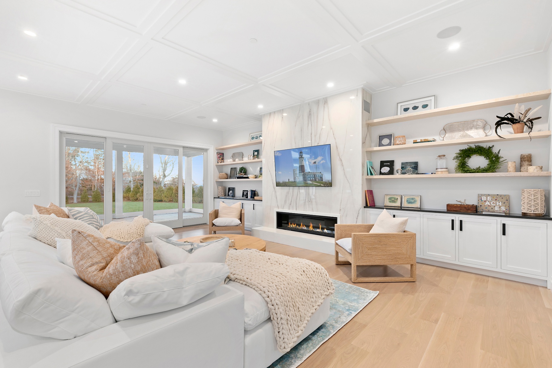 30 Second Neck Lane — Living Room
