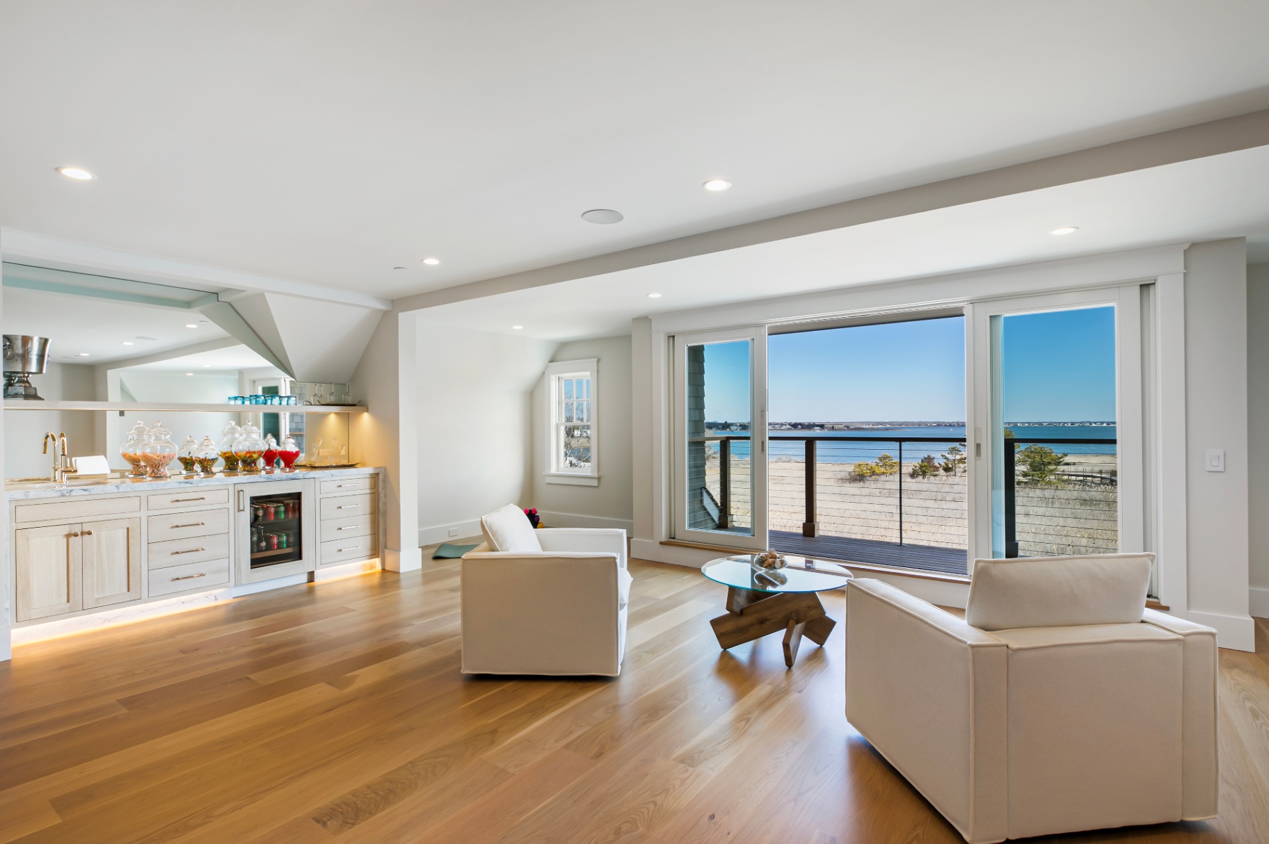 36 Second Neck Lane — Upper Lounge